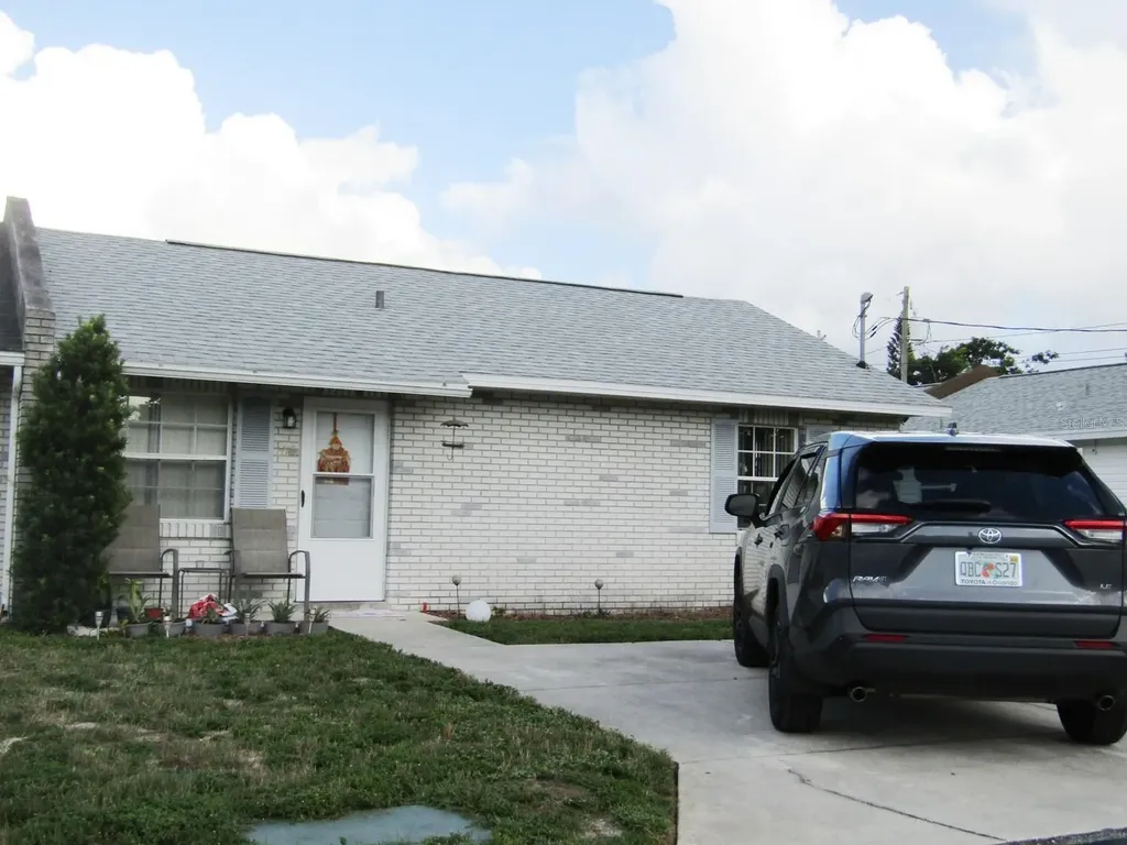 1419 Thousand Roses Drive S Lake Wales FL 33853