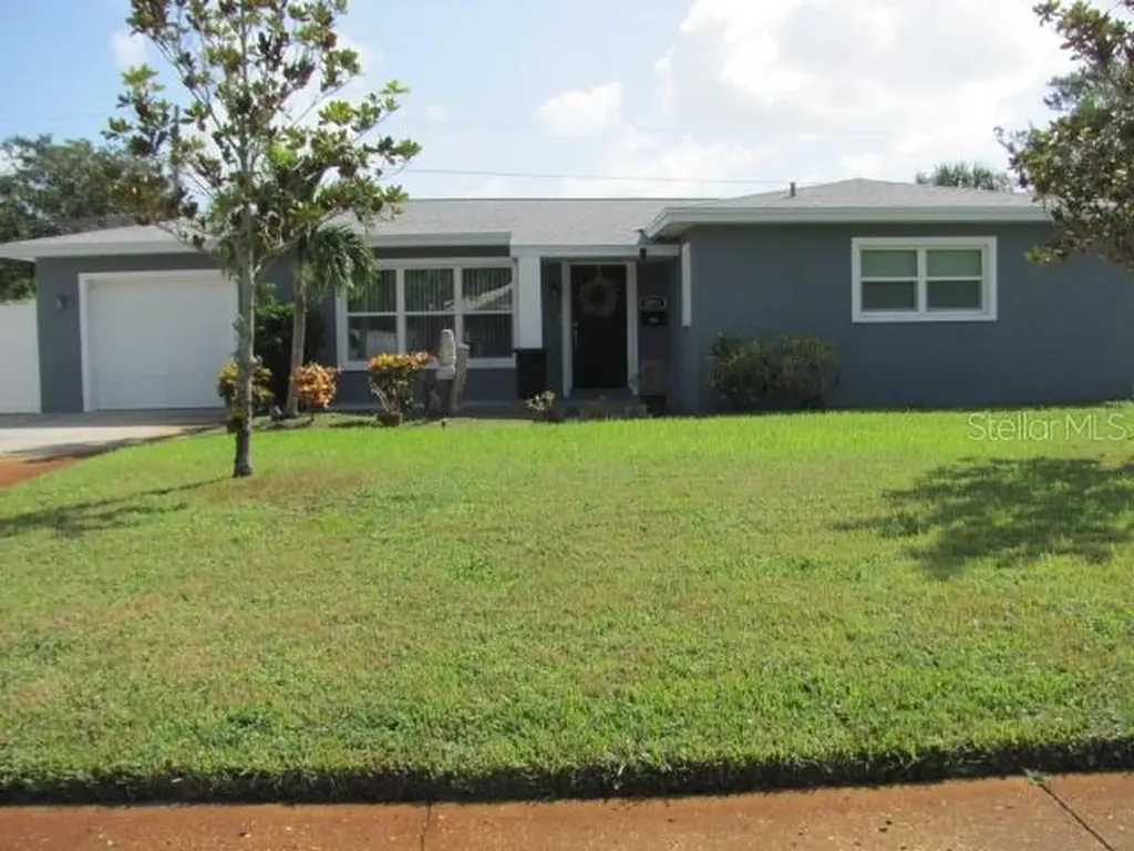 2053 Robinson Drive N St Petersburg FL 33710