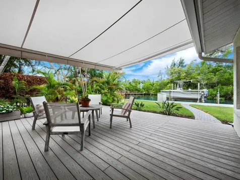 7057 Longboat Drive N Longboat Key FL 34228