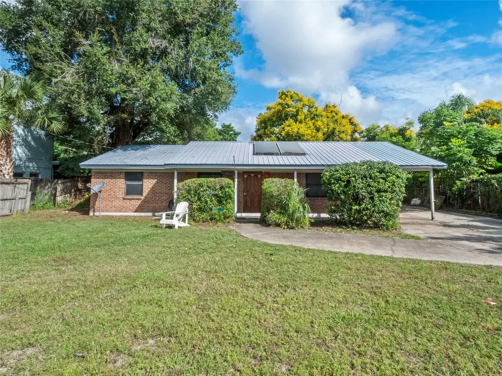 345 E Chelsea Street Deland FL 32724