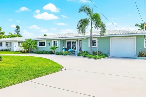 9452 Treasure Lane NE St Petersburg FL 33702