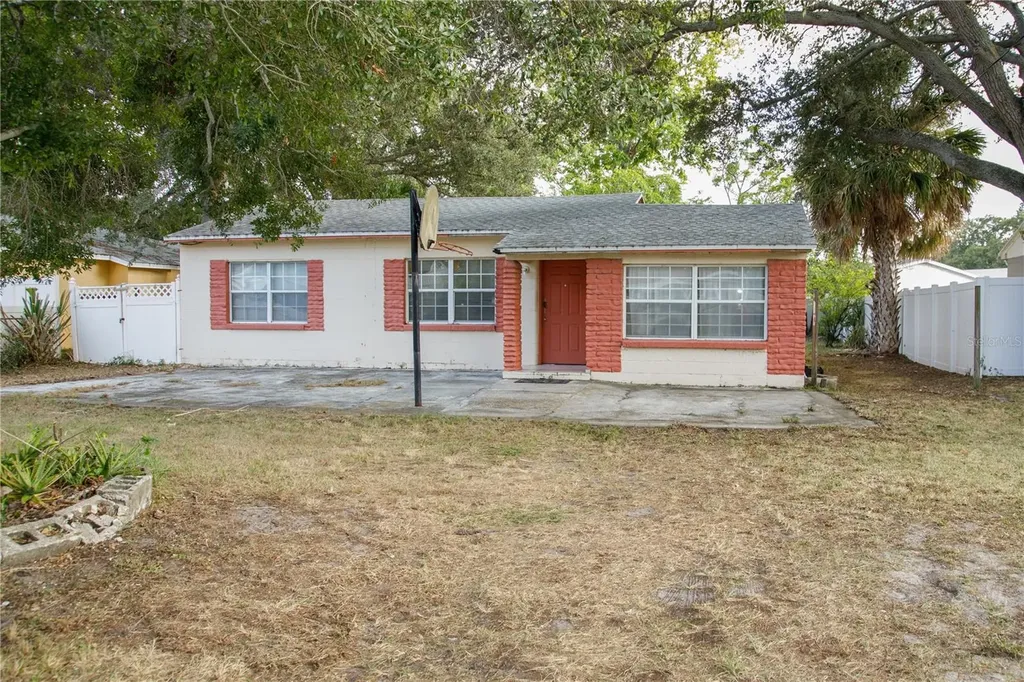 3604 W Bay Avenue Tampa FL 33611