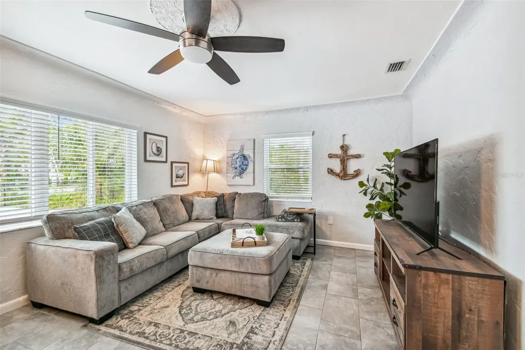 1523 Bayshore Boulevard Dunedin FL 34698