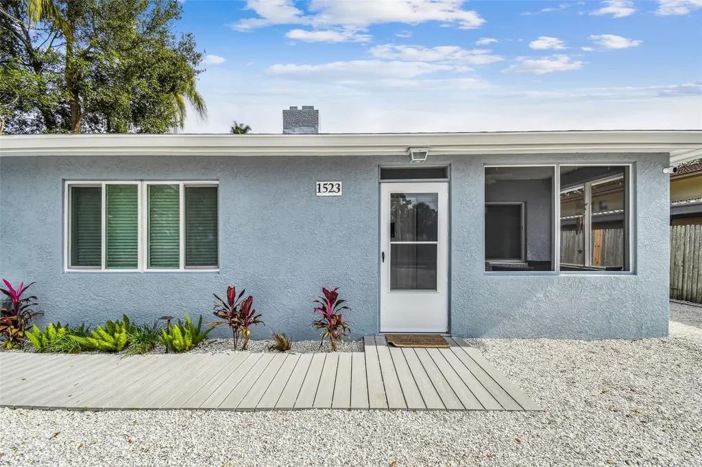 1523 Bayshore Boulevard Dunedin FL 34698