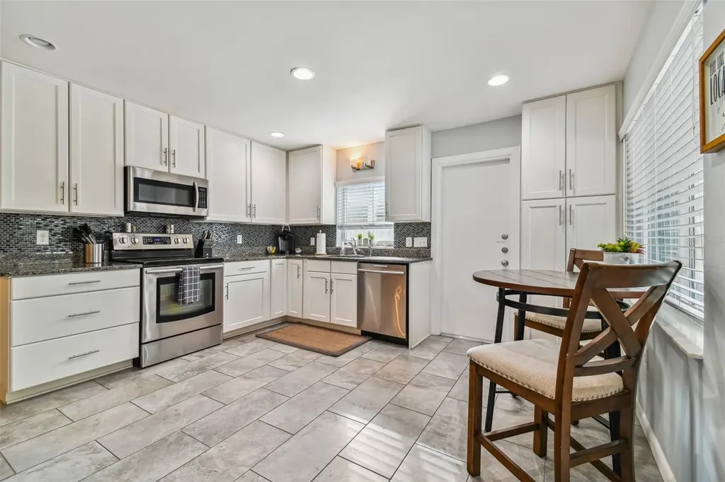 1523 Bayshore Boulevard Dunedin FL 34698