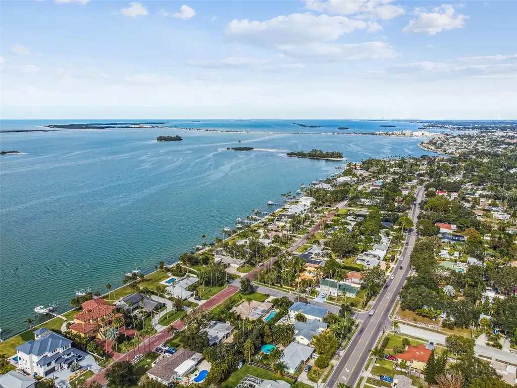 1523 Bayshore Boulevard Dunedin FL 34698