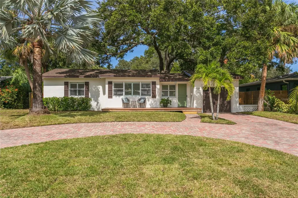 535 35th Avenue NE St Petersburg FL 33704