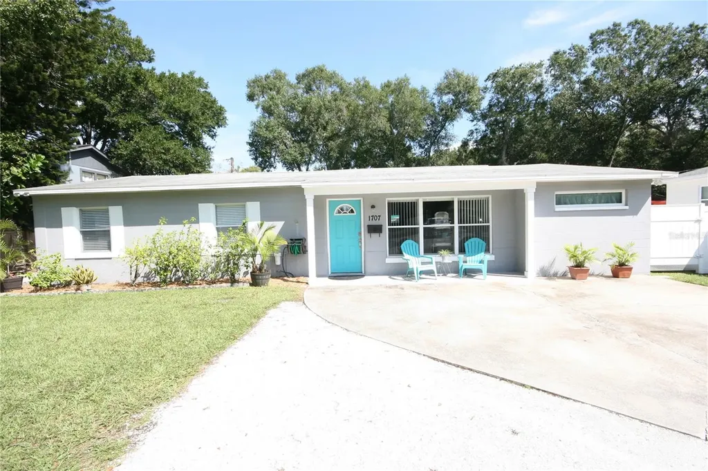 1707 W Bedingfield Drive Tampa FL 33603