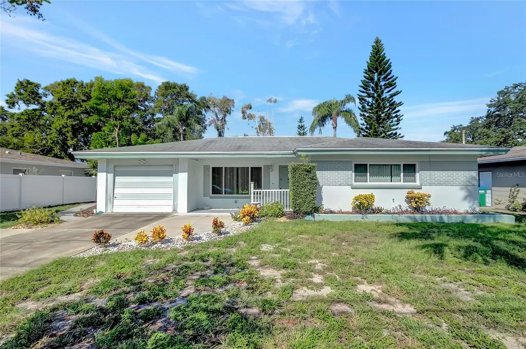 2168 Poinciana Drive Clearwater FL 33760