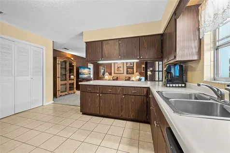 2204 NW 21st Place Gainesville FL 32605