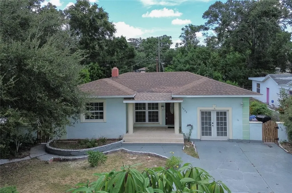 1433 27th Avenue S St Petersburg FL 33705