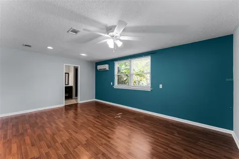 402 Palm Way Tavares FL 32778
