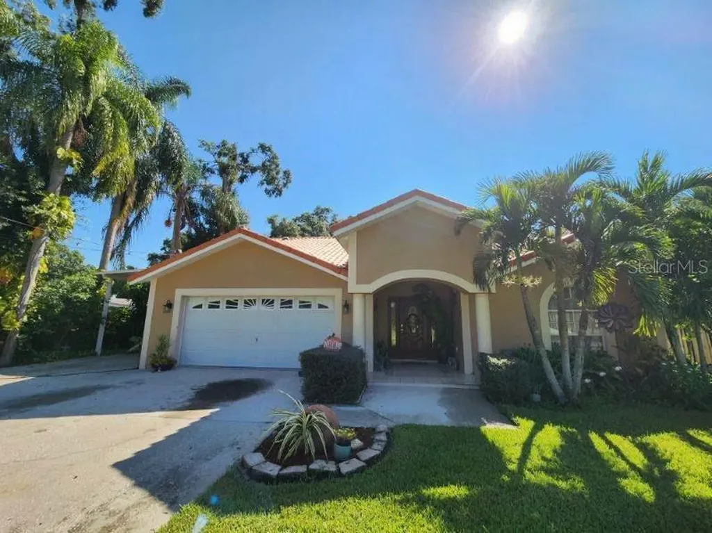 8019 N Gomez Avenue Tampa FL 33614