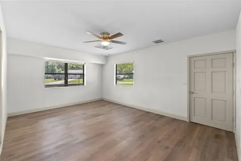 955 N Palm Circle Eustis FL 32726