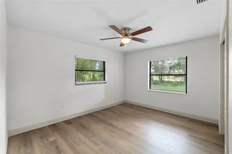 955 N Palm Circle Eustis FL 32726