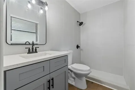 955 N Palm Circle Eustis FL 32726