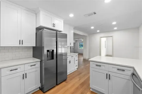 955 N Palm Circle Eustis FL 32726