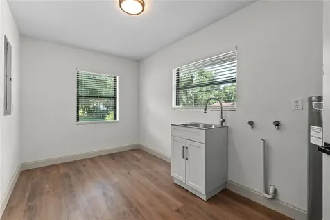 955 N Palm Circle Eustis FL 32726