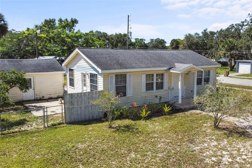 2390 Washington Road Mount Dora FL 32757