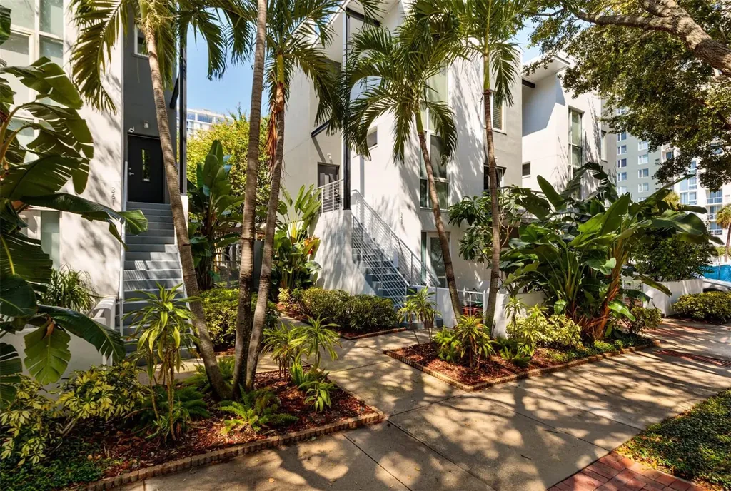 329 4th Avenue S St Petersburg FL 33701