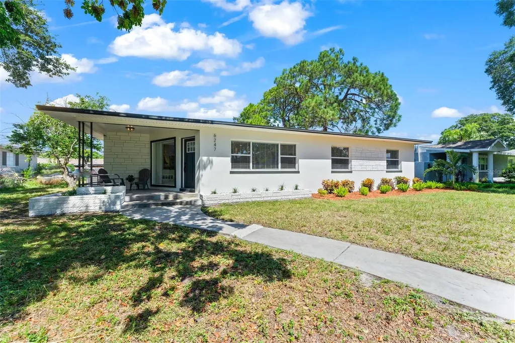 6247 4th Avenue N St Petersburg FL 33710