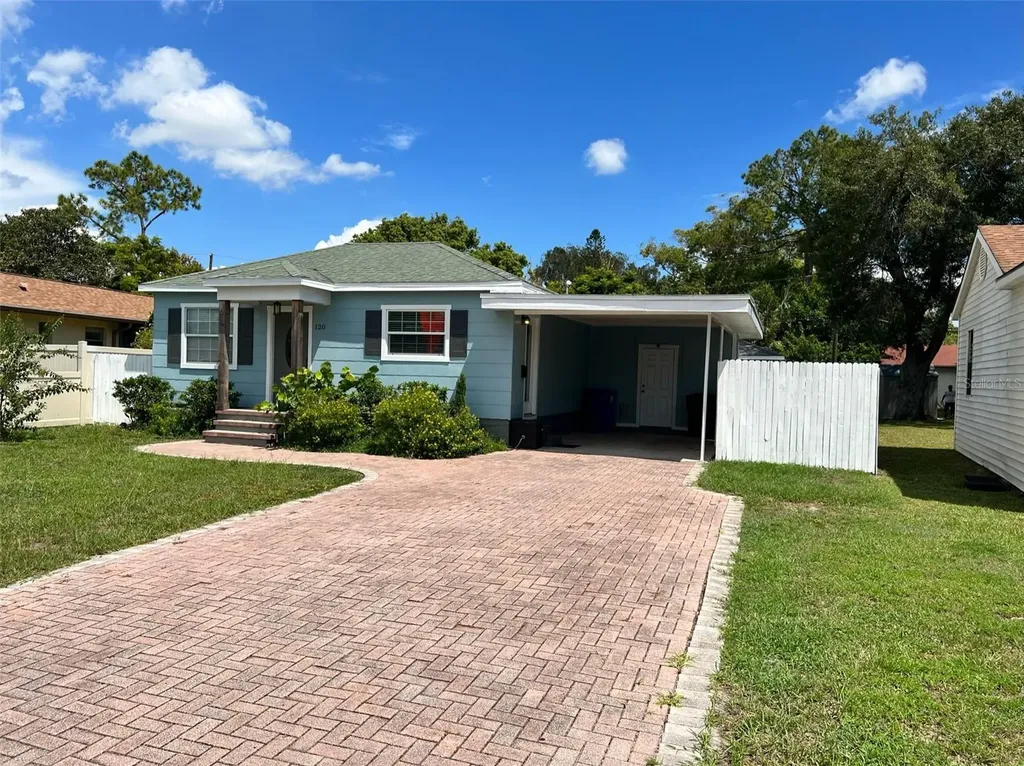 120 NE Jefferson Circle N St Petersburg FL 33702