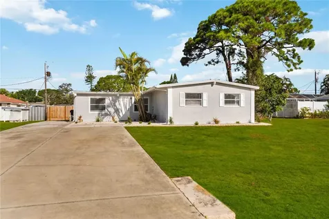1366 Queen Road Venice FL 34293