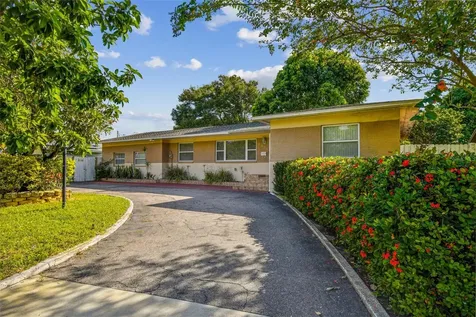 2709 49th Street N St Petersburg FL 33710