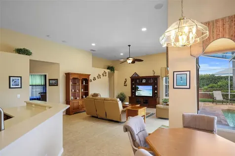 10215 Meadow Crossing Drive Tampa FL 33647