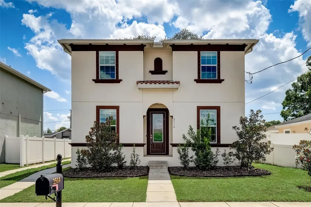 2514 W Douglas Street Tampa FL 33607