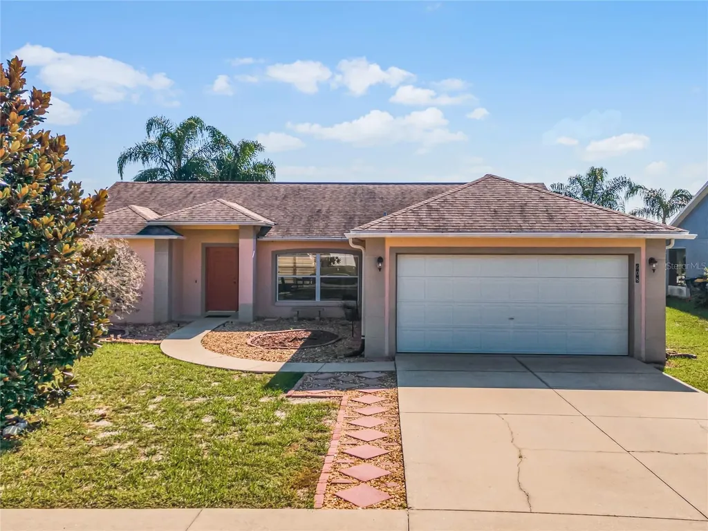 608 La Costa Street Minneola FL 34715