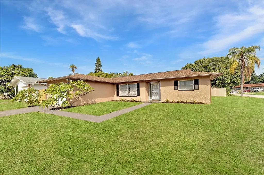 2599 Blackwood Circle Clearwater FL 33763