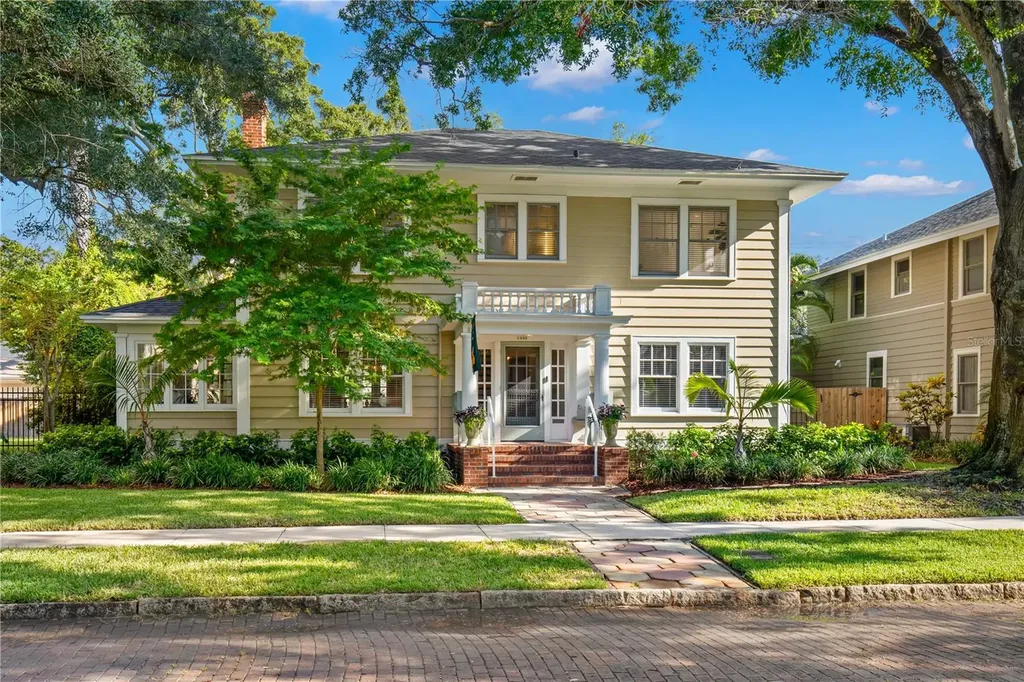 535 17th Avenue NE St Petersburg FL 33704