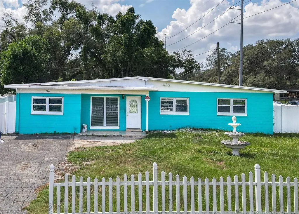 220 W Bougainvillea Avenue Tampa FL 33612