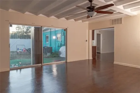 220 W Bougainvillea Avenue Tampa FL 33612
