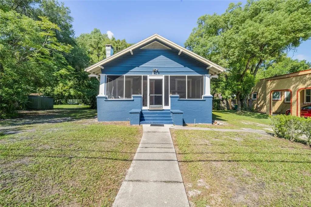 134 N Stone Street Deland FL 32720