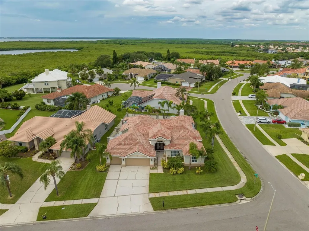 10301 Manta Way Tampa FL 33615