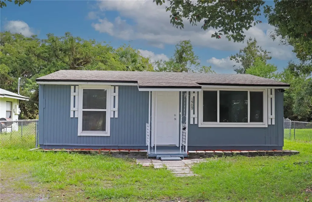 1909 S Summerlin Avenue Sanford FL 32771