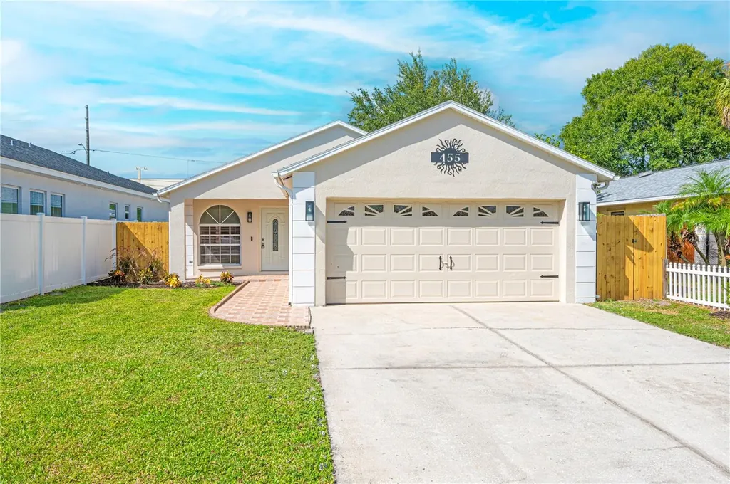 455 36th Avenue N St Petersburg FL 33704