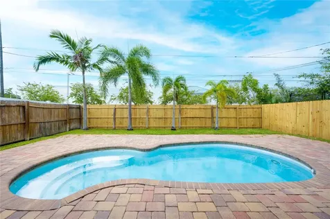455 36th Avenue N St Petersburg FL 33704