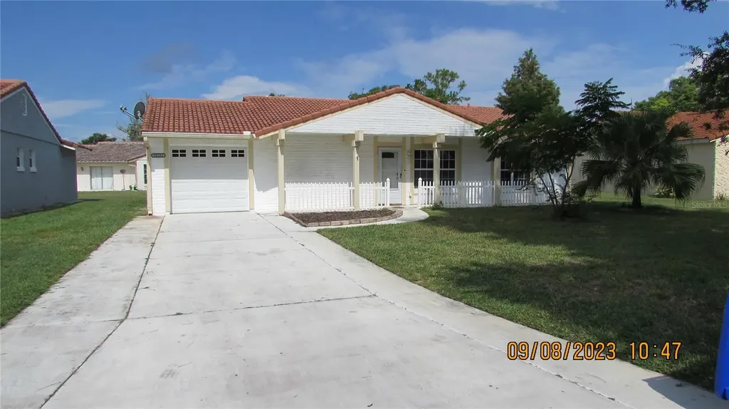10122 Crown Court Orlando FL 32821