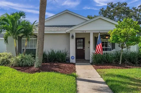 1520 28th Avenue N St Petersburg FL 33704