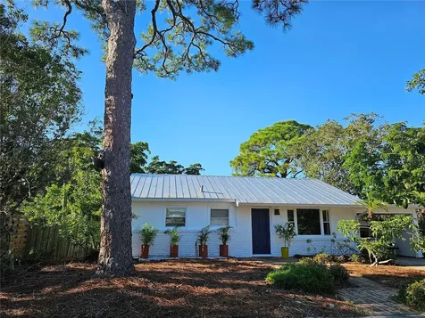 2152 Wood Street Sarasota FL 34237