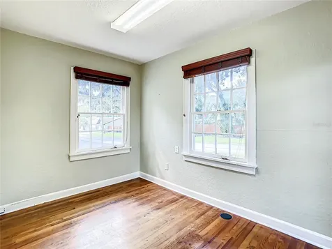 427 S 9th Street Leesburg FL 34748