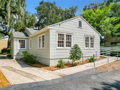 427 S 9th Street Leesburg FL 34748