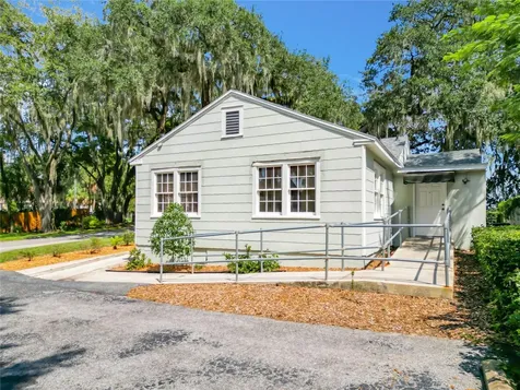 427 S 9th Street Leesburg FL 34748