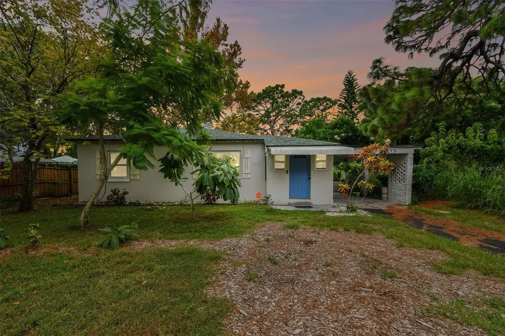 1623 Canterbury Road N St Petersburg FL 33710