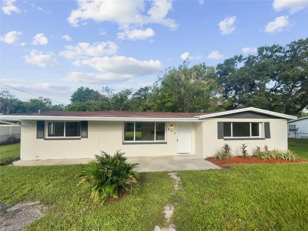609 S 67th Street Tampa FL 33619