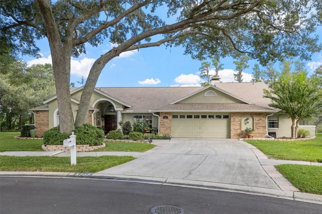 5707 Piney Lane Drive Tampa FL 33625