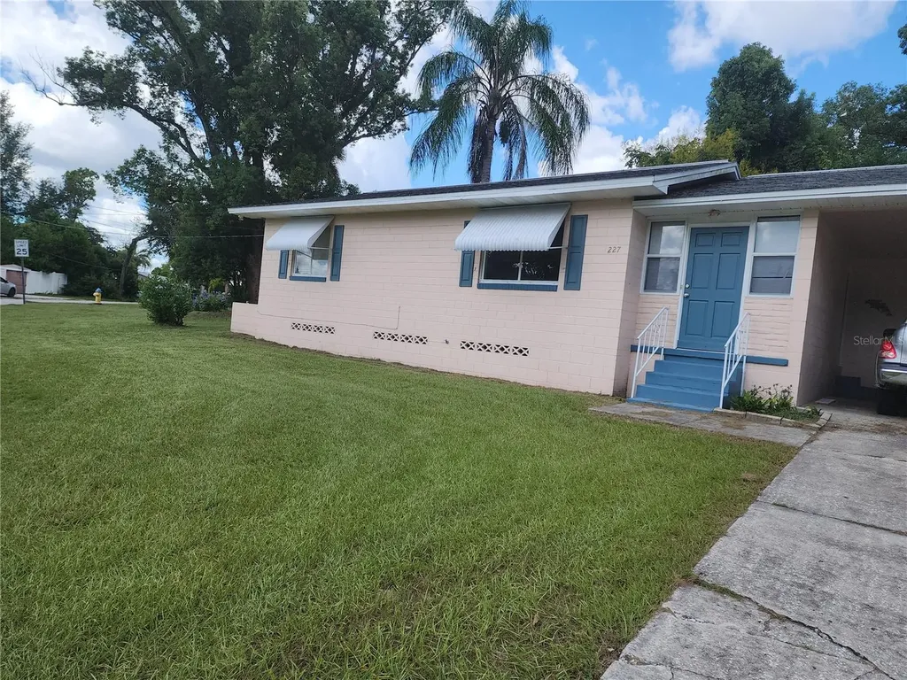 227 Kensington Avenue Deland FL 32724
